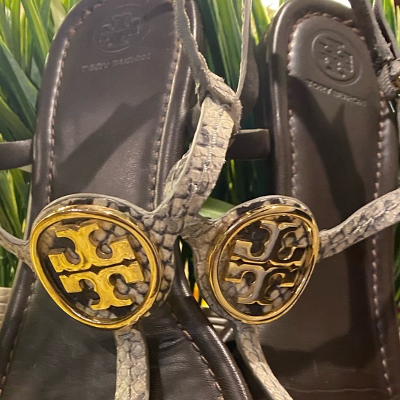 Tory Burch Dani Snakeskin T-strap Thongs Sandals - Picture 2 of 16